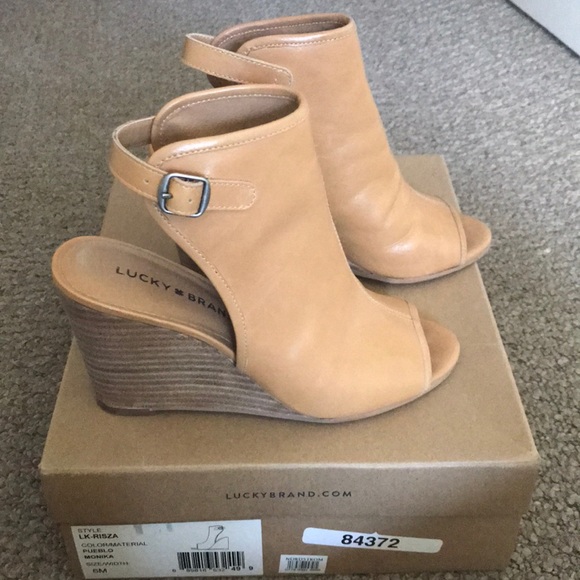 Peep toe wedges - Picture 3 of 3